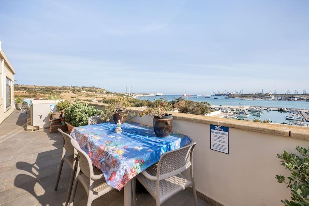 Seagull Penthouse Marsaxlokk Apartment Exterior photo